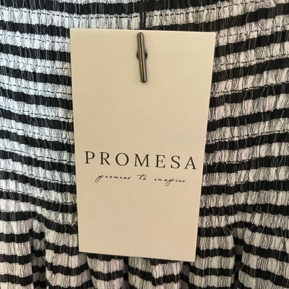 Smocked striped midi dress by promesa from vici - Picture 8 of 9